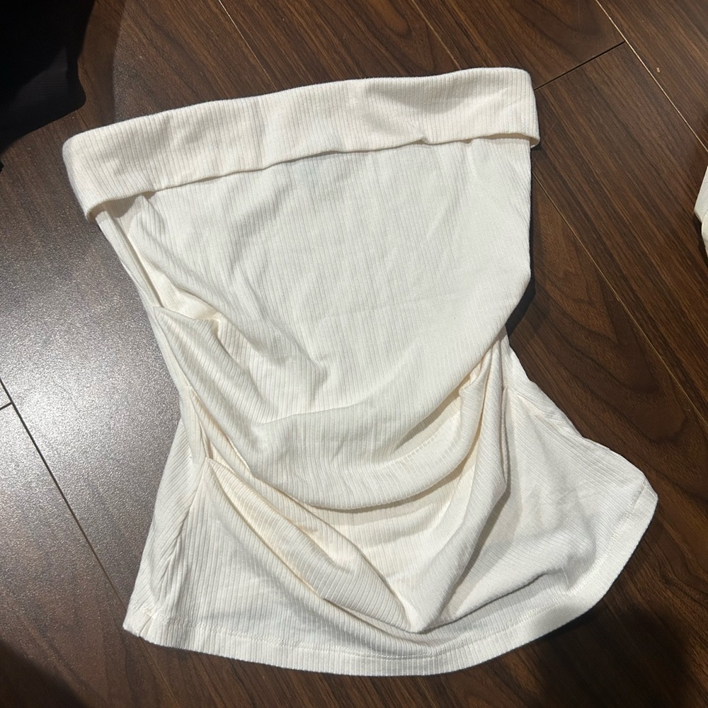 53- Dynamite cream ribbed strapless tube top rouching size small